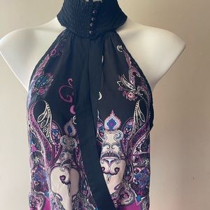 Women’s no sleeve wrap like top